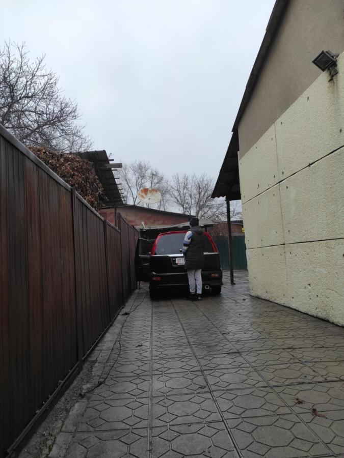 Garden Hotel And Hostel Бишкек Екстериор снимка