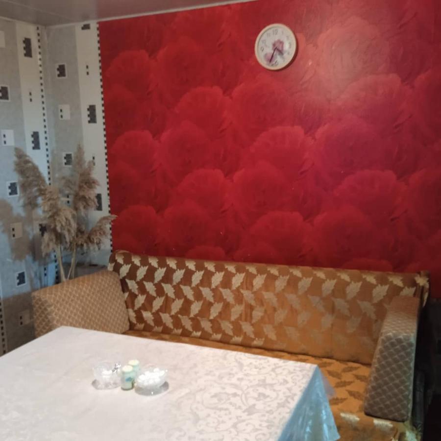 Garden Hotel And Hostel Бишкек Стая снимка